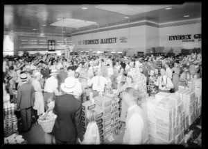 Group at Fredrick's Market, Southern California, 1931