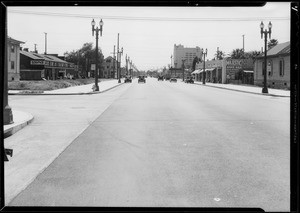 Intersection of West 14th Street & South Broadway, wrecked Hudson, damaged DeSoto, J.C. Yarbrough, assured, Southern California, 1933