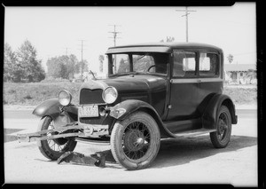 Ford sedan, Mr. Spaw, owner, Clara Street and Atlantic Avenue, Southern California, 1932