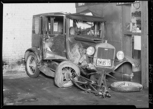 Wrecked Ford, James Ross owner, Southern California, 1934