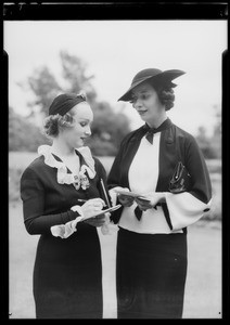 Swimming contestants, Los Angeles, CA, 1935