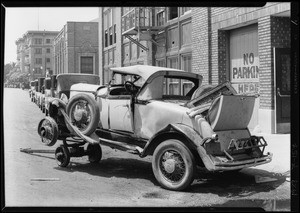 Wrecked De Soto roadster at 214 West 17th Street, Los Angeles, CA, 1929