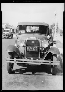 Ford coupe, Mrs. Haywood, 2028 South Palm Grove Avenue, Los Angeles, CA, 1933