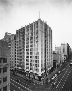 Looking west down Seventh Street past the Transporation Building at Los Angeles Street towards Dearden's at Seventh Street and Main Street