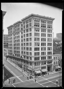 Black building, Broadway and West 4th Street, Los Angeles, CA, 1940