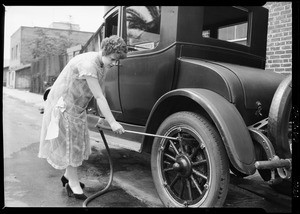 Car washing mops, Southern California, 1926