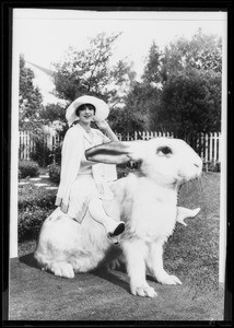 Prominent people, theatrical, Helen Ferguson & rabbit, Southern California, 1927