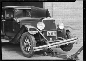 Wrecked Graham Paige sedan, File AL-4633, Southern California, 1932