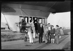 Lindbergh & Goodyear blimp 'Volunteer', Southern California, 1929