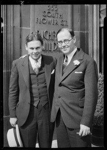 Harry Hartz and Billie Arnold with Richfield executives, 555 South Flower Street, Los Angeles, CA, 1930