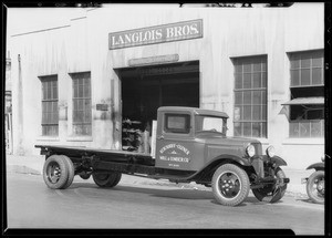 Kerckhoff-Cuzner truck, Los Angeles, CA, 1933