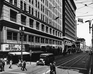 Looking east down Fifth Street from Spring Street in Downtown Los Angeles at 1:29pm