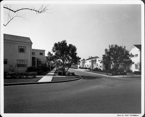 Residential area in Park La Brea, Los Angeles, with circular drive through cul de sac