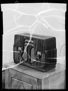 Radio, vacuum sweeper & sewing machine, Globe Outfitting Co., Southern California, 1935