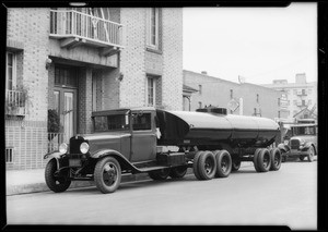 8 wheel tank trailer, Southern California, 1932