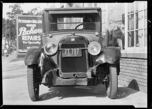 Buick coupe belonging to E. H. Lopnow, at 1717 W. Pico Boulevard, Los Angeles, CA, 1931