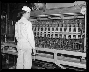 Arden Dairy, bottle washing, Southern California, 1940