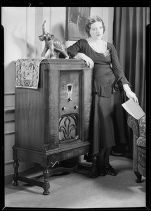 Carol Wines and radio, Southern California, 1930