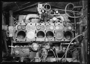 Motor heads- Buick, Studebaker, Dodge, start of test, Southern California, 1940