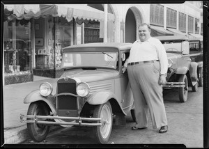 Happy' Moore, 500 lbs, at Warner Brothers Theatre, 401 West 7th Street, Los Angeles, CA, 1930