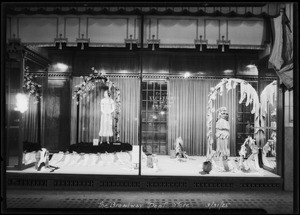 Onyx silk hosiery windows, Broadway Department Store, Los Angeles, CA, 1925