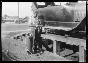 Grease gun, Southern California, 1925