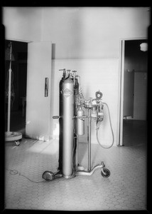 Anesthetic machine for Dr. Holzman, Southern California, 1932