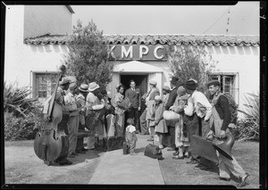 Colored troupe arrives at KMPC, Beverly Hills, CA, 1931