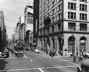 Facing north on South Hill Street from West Eighth Street. Union Bank & Trust, Melody Lane, with the tunnel at First Street in the distance