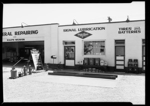 Grease rack, station at South Gale Drive and Wilshire Boulevard, Beverly Hills, CA, 1935