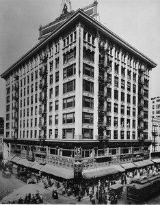 The Metropolitan Building on the northwest corner of Fifth Street and Broadway