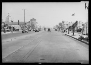 Intersection and wrecked cars, Los Angeles, CA, 1933