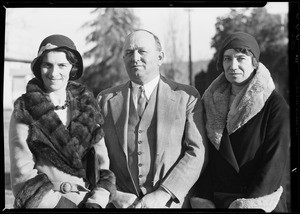 Nurses etc, visitors at Adohr Farms, Southern California, 1932