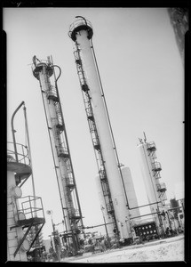 New stabilizing towers at Wilmington refinery, Los Angeles, CA, 1933