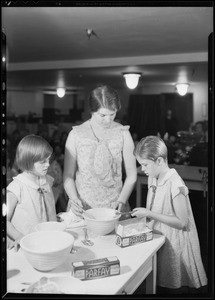 Cooking school at Barker Bus conducted by Mrs. Marion Rogers Spencer, Southern California, 1930