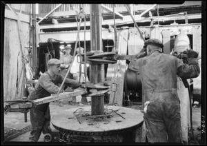 Tongs in operation at Brea, CA, 1926