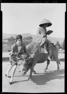 Sales ladies for Castellammare, Los Angeles, CA, 1928