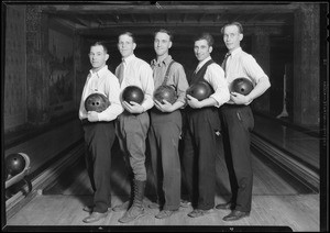 Bowlers at Bimini Alleys, Southern California, 1930
