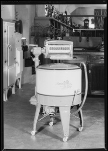 American Beauty washing machine, Southern California, 1935