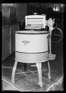 Washing machine, Southern California, 1935