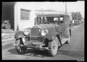 Wrecked 1928 Packard sedan at Cascade Garage, 1116 Porter Avenue, Southern California, 1931