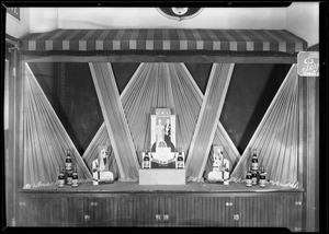 Window display in Twomey's, Southern California, 1930