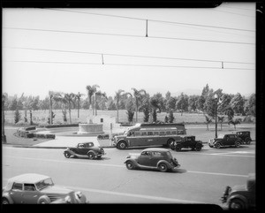 Greyhound bus in Beverly Hills, CA, 1935