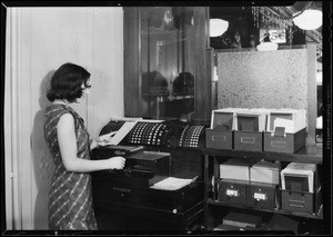 Crown Credit Jewelers, 256 South Broadway, Los Angeles, CA, 1930