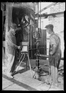 Columbia Recorder at well, Signal Hill, CA, 1927