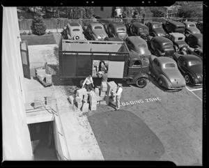 Loading truck, Southern California, 1940