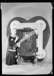 Polly Walker & valentine, Southern California, 1930