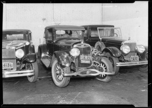 Wrecked Lincoln roadster, Southern California, 1933