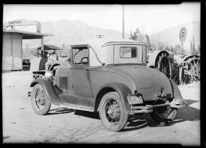 1929 Ford coupe, license #7R4239, 10963 San Fernando Road, Pacoima, Los Angeles, CA, 1933