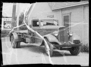 Truck at Mullin Lumber Co., Southern California, 1935